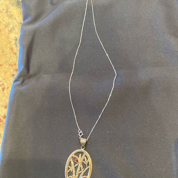 Tree of life necklace with red stones - Picture 3 of 4